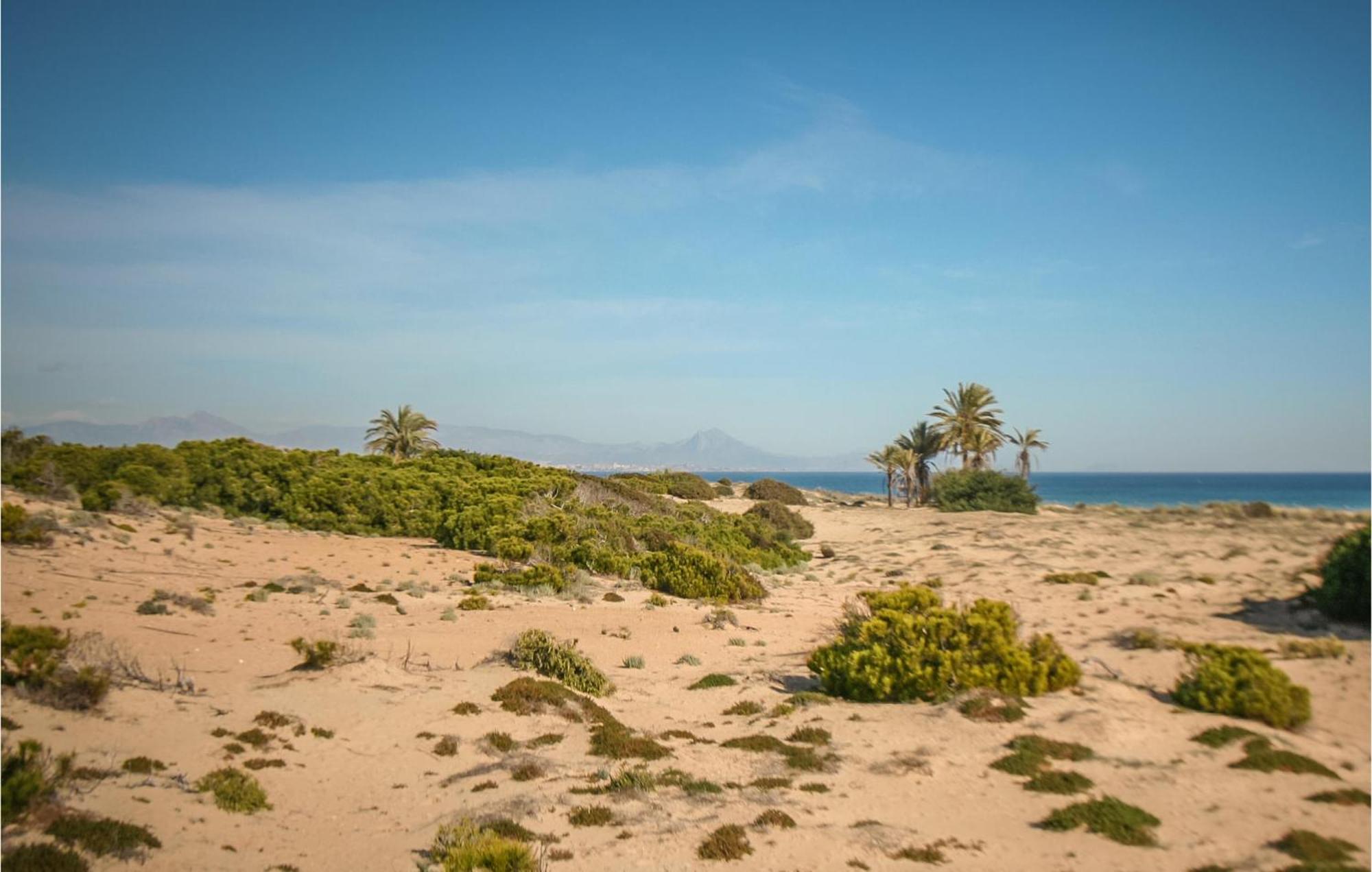Lovely Apartment In Santa Pola With Wifi Buitenkant foto
